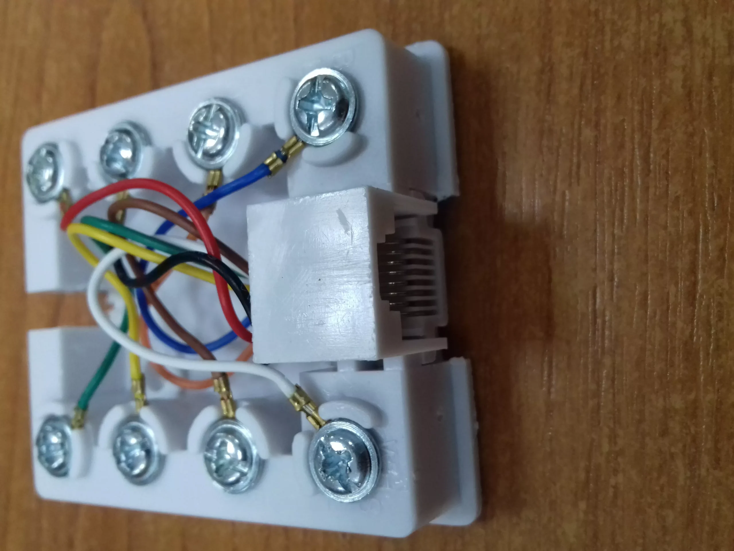Priza retea simpla RJ45 8/8 aplicata prindere cu suruburi - imagine 3