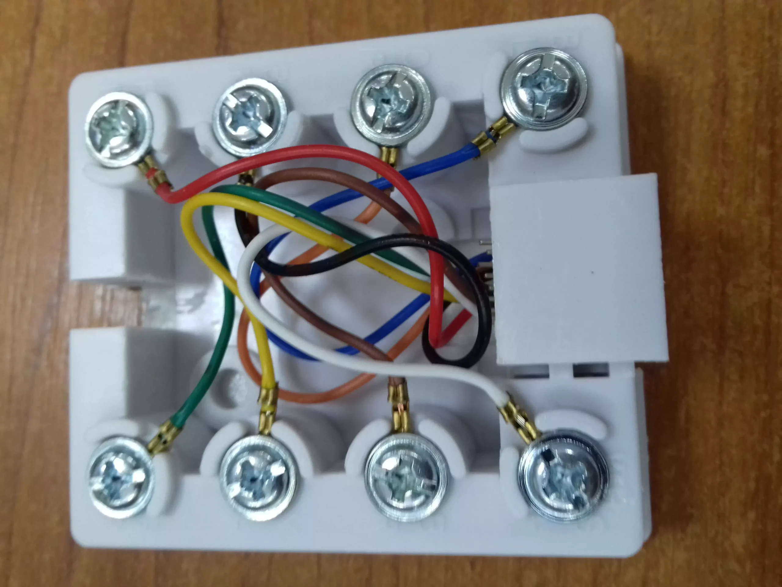 Priza retea simpla RJ45 8/8 aplicata prindere cu suruburi - imagine 4